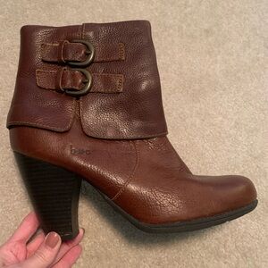 Born Concept Brown Leather Heeled Ankle Boots w zip side and Double Buckle 8.5